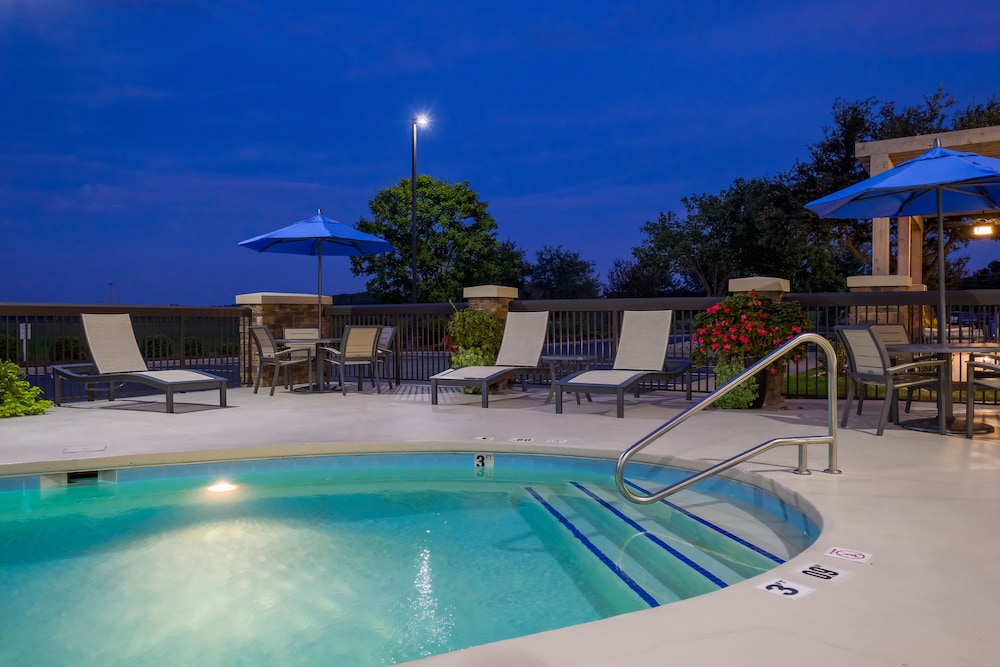 Hampton Inn Edenton - photo 77