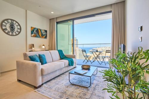 Seascape Heights Sleek 14th Floor Apartment with Unrivalled Views — 4-Star Luxury Hotel in San Giljan, Malta