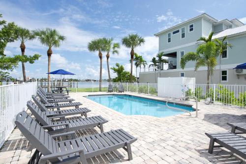 Delmar Dolphin - photo 35