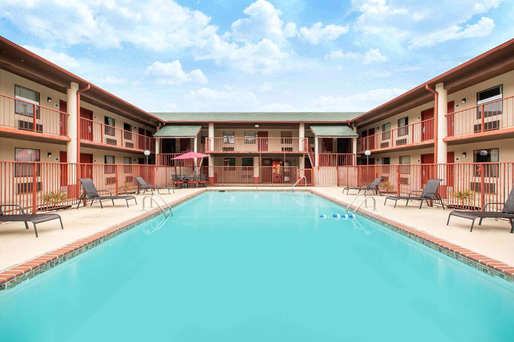 Super 8 by Wyndham Malvern - photo 8
