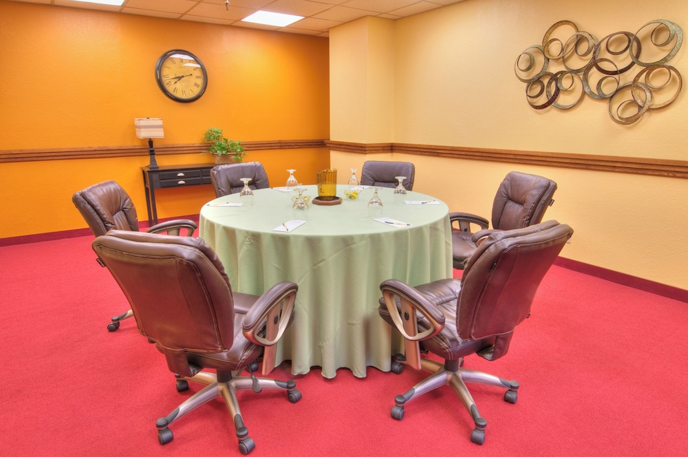 MCM Elegante Suites Abilene - photo 25