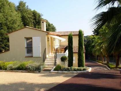 Sandton Hôtel Domaine Cocagne - carbon neutral hotel in Cagnes-Sur-Mer