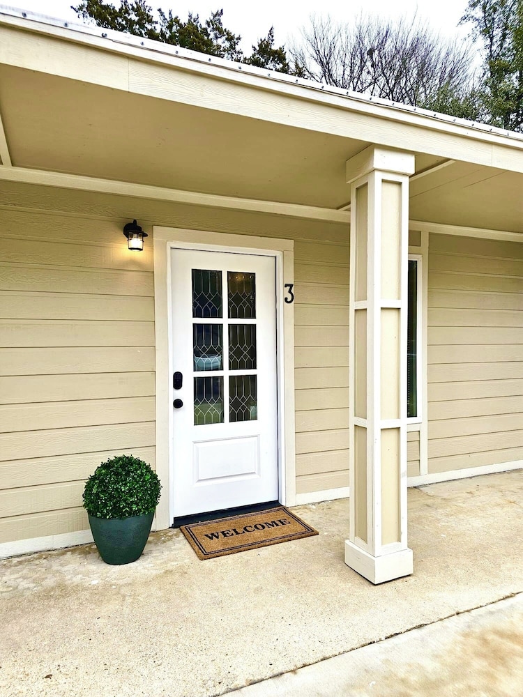 Belton Lakehouse 21240015 — Belton
