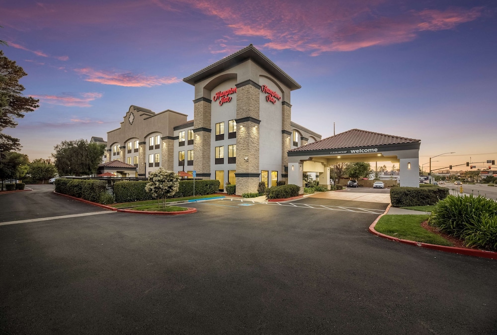 Hampton Inn Oakland Hayward - photo 34