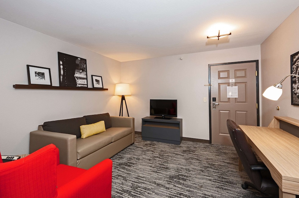 Country Inn & Suites by Radisson Bloomington Normal Airport IL - photo 11