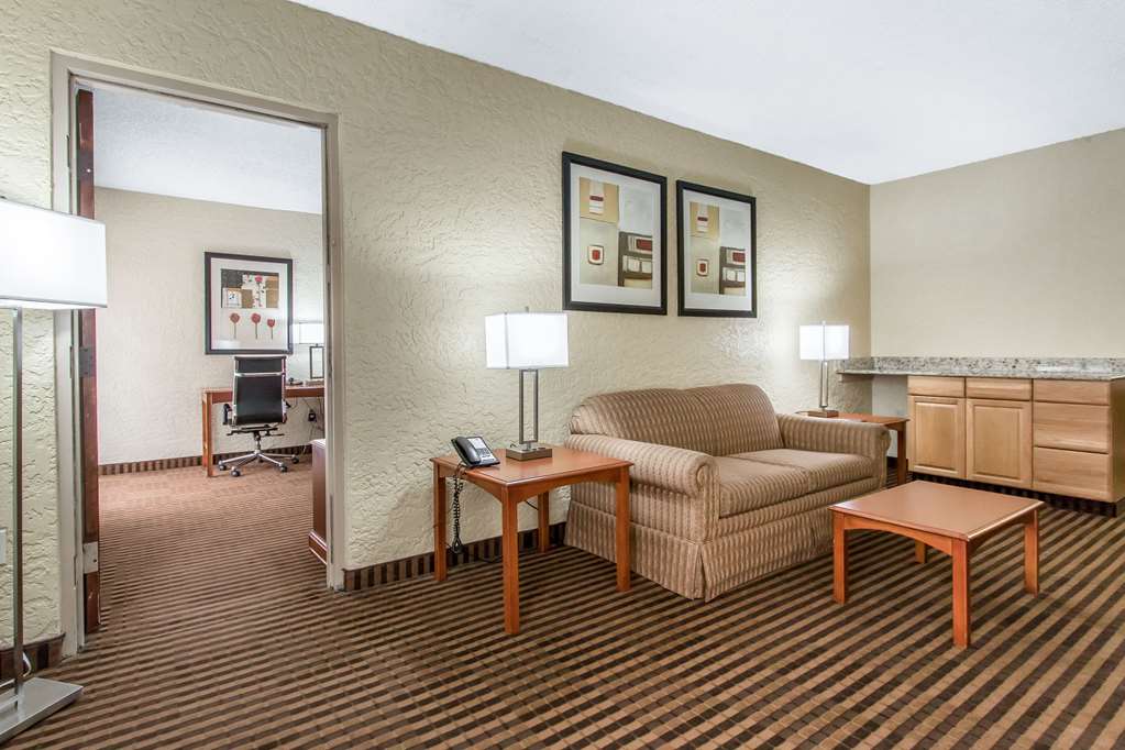 Ramada by Wyndham Tulsa Broken Arrow - photo 16