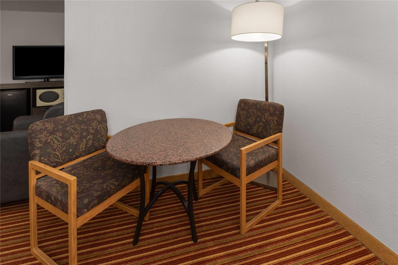 Super 8 by Wyndham Rock Port MO - photo 26