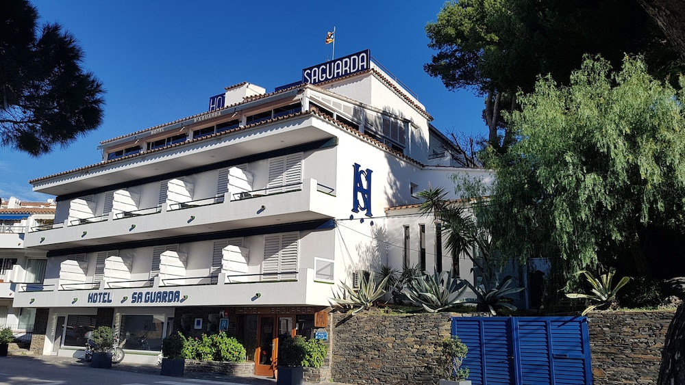 S' Aguarda - carbon neutral hotel in Cadaques