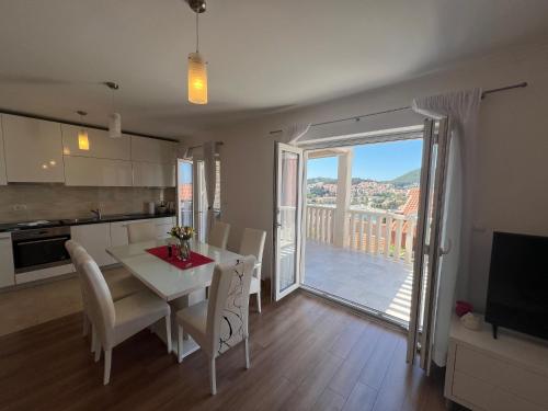 Apartment Violeta 1 with private terrace