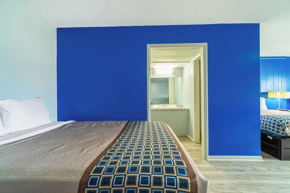 Lamplighter Inn By OYO Independence - photo 53