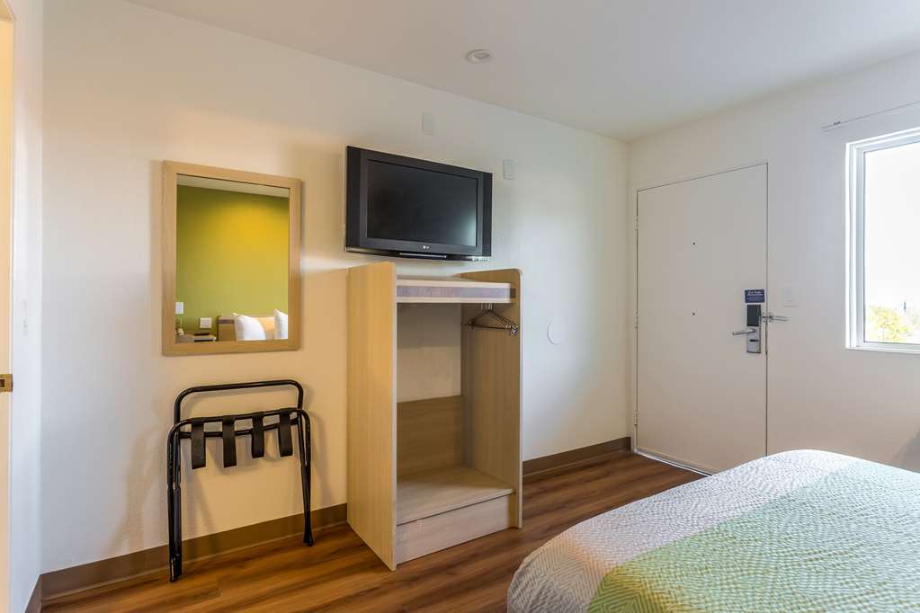 Motel 6 Needles CA - photo 16