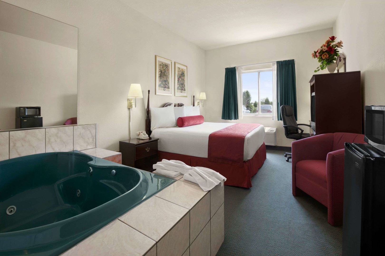 Days Inn & Suites by Wyndham Romeoville - photo 40