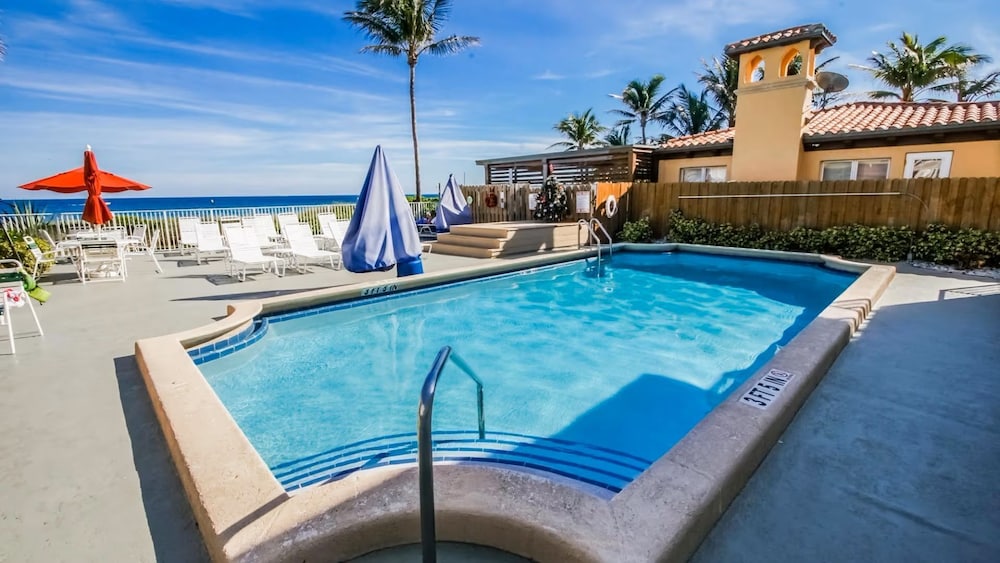 Berkshire Beach Club Deerfield — Deerfield Beach