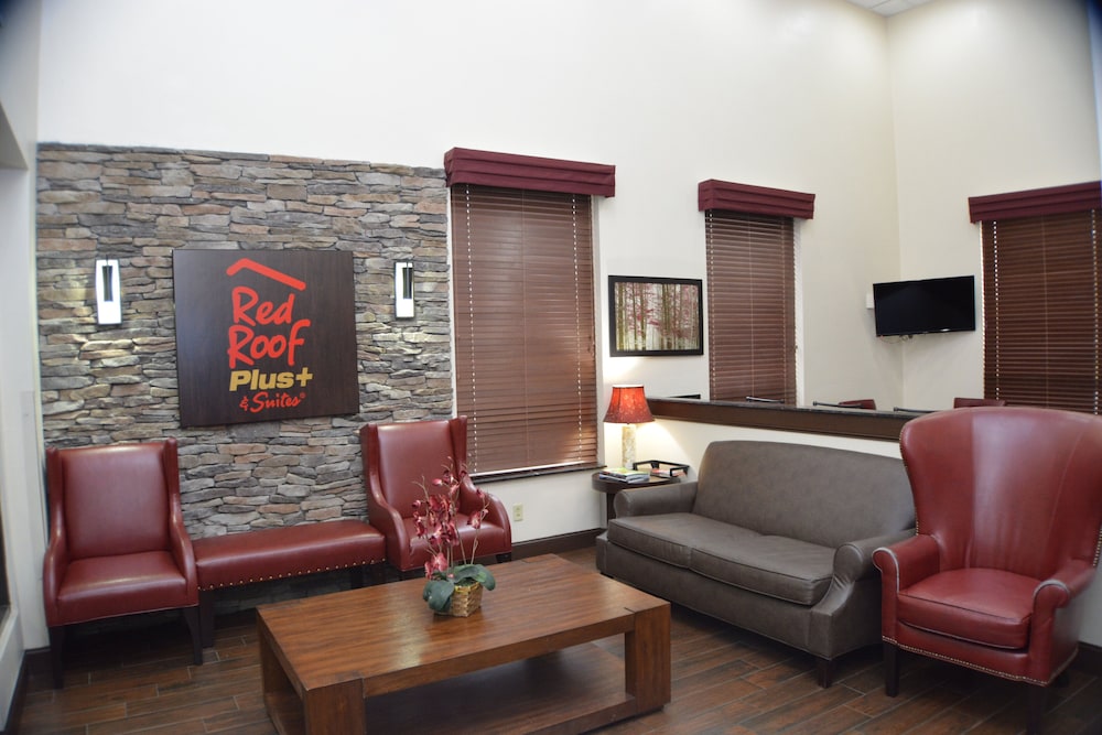 Red Roof Inn PLUS & Suites Chattanooga Downtown - photo 3