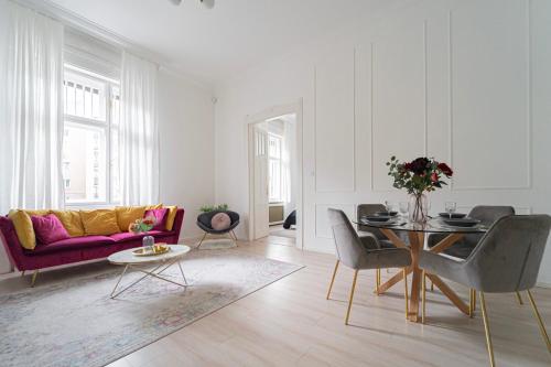 Luxury Residence by Castle District Free Public Parking Nearby — 4-Star Luxury Hotel in Budapest, Hungary