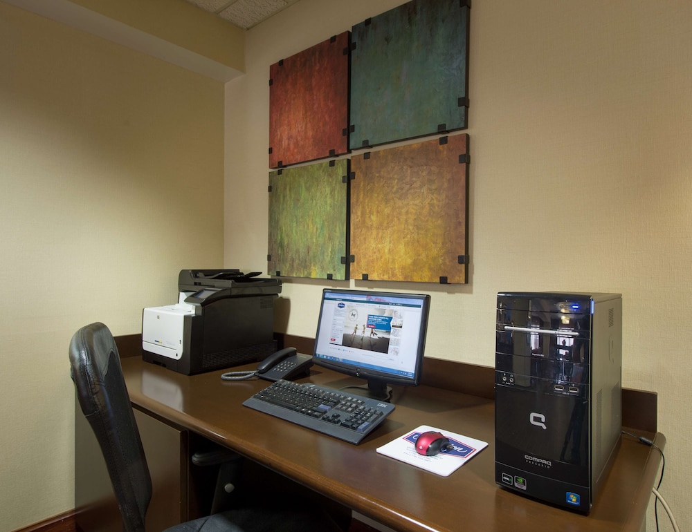 Hampton Inn Gainesville - photo 22