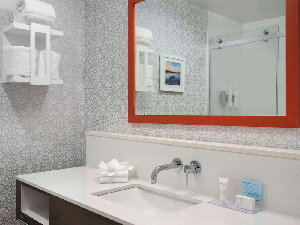 Hampton Inn Ottawa - photo 21