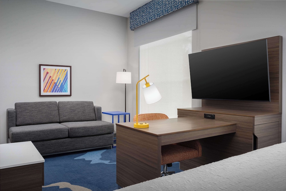 Hampton Inn and Suites by Hilton Naples South - photo 24
