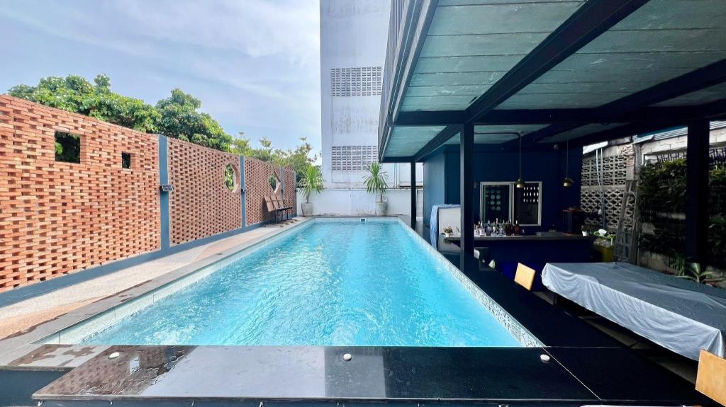 Deva Hostel & Relax Pool — 5-Star Luxury Hotel in Chiang Mai, Thailand