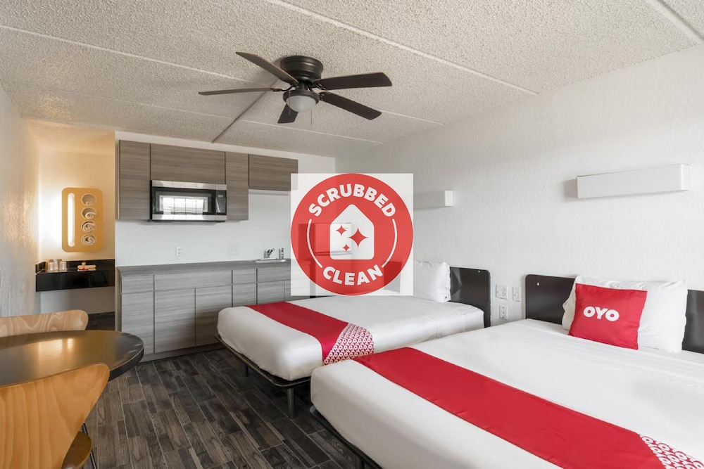 OYO Hotel Houston Katy Freeway - photo 11