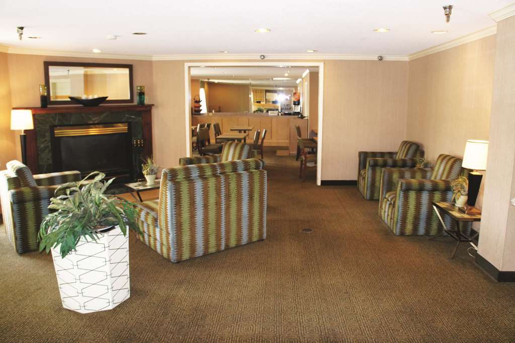 La Quinta Inn by Wyndham Kansas City North - photo 3