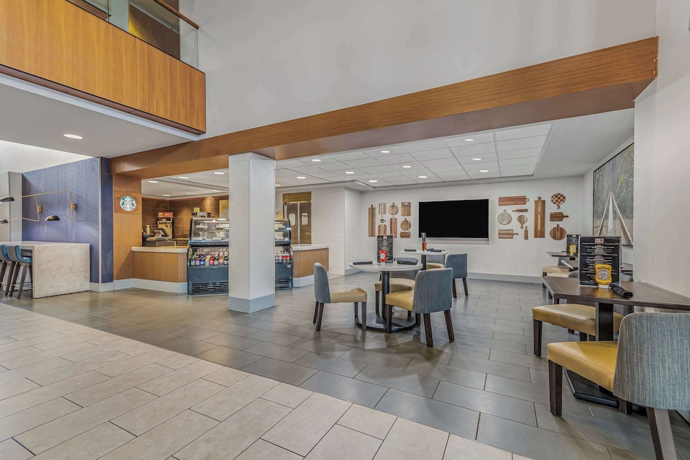 Embassy Suites by Hilton Detroit Metro Airport - photo 39