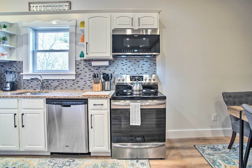 Modern Apt Near Marthas Vineyard Beaches 17967271 — Oak Bluffs