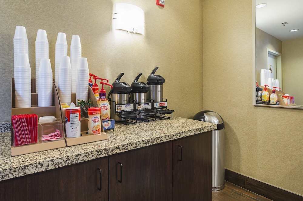 Red Roof Inn PLUS Phoenix West - photo 30