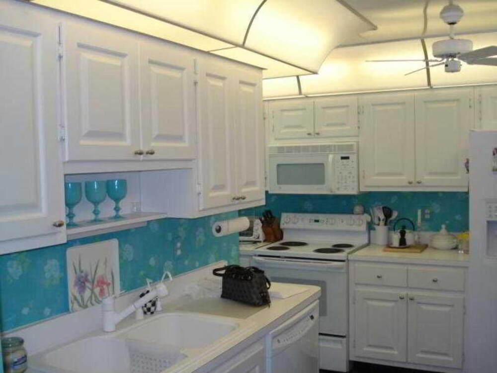 Southsea Tower Apartments Marco Island - photo 3
