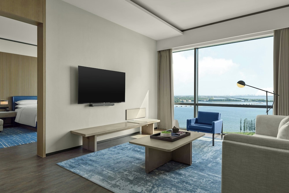 Sheraton Kunshan Dianshan Lake — 5-Star Luxury Hotel in Suzhou, People's Republic of China