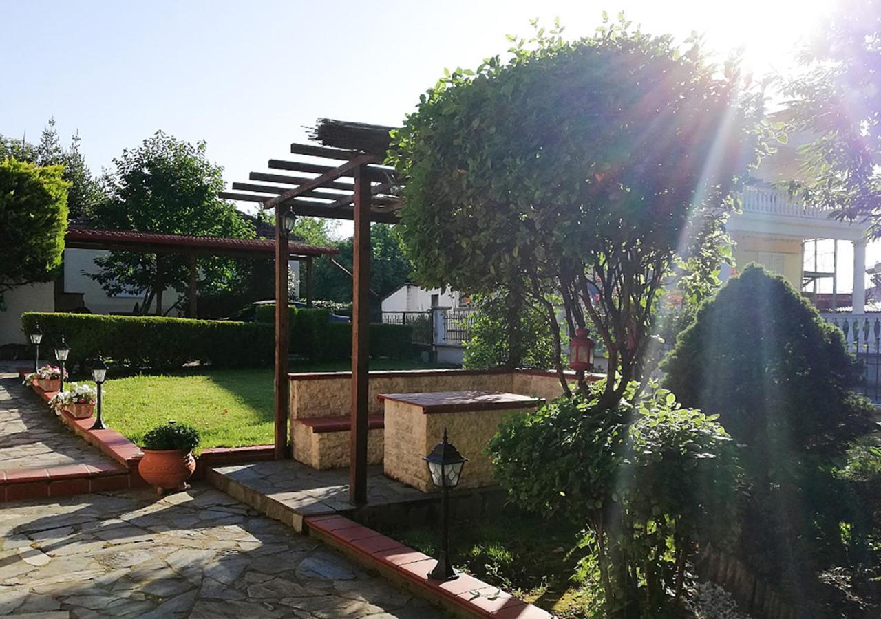 The plane trees - carbon neutral hotel in Polykarpi