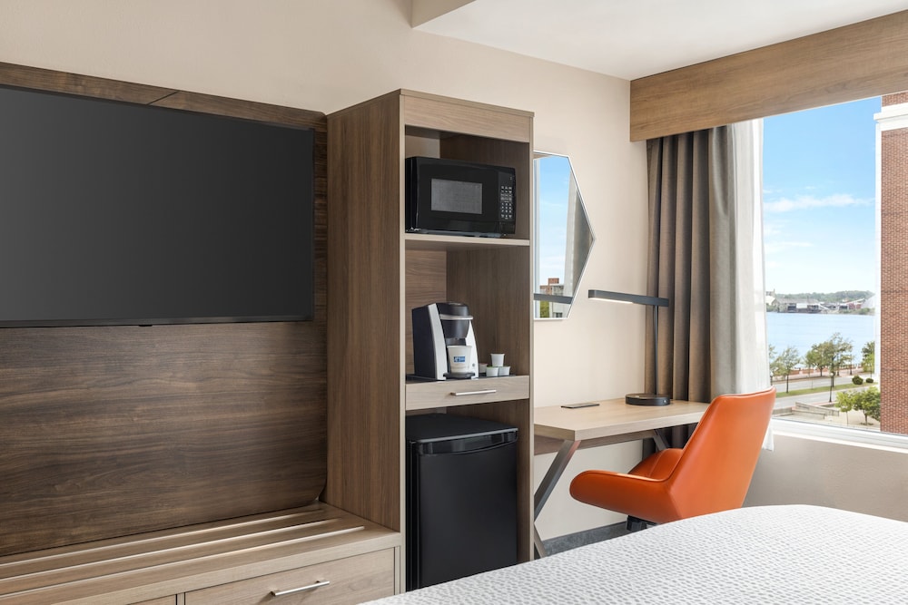 Holiday Inn Express & Suites Evansville Downtown By IHG - photo 12