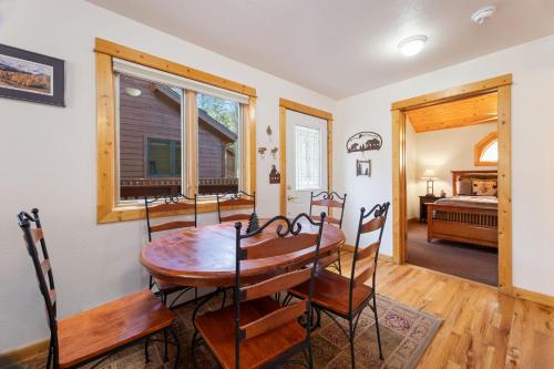 Bugle Pointe B11 by Estes Park Condos — 4-Star Luxury Hotel in Estes Park, United States