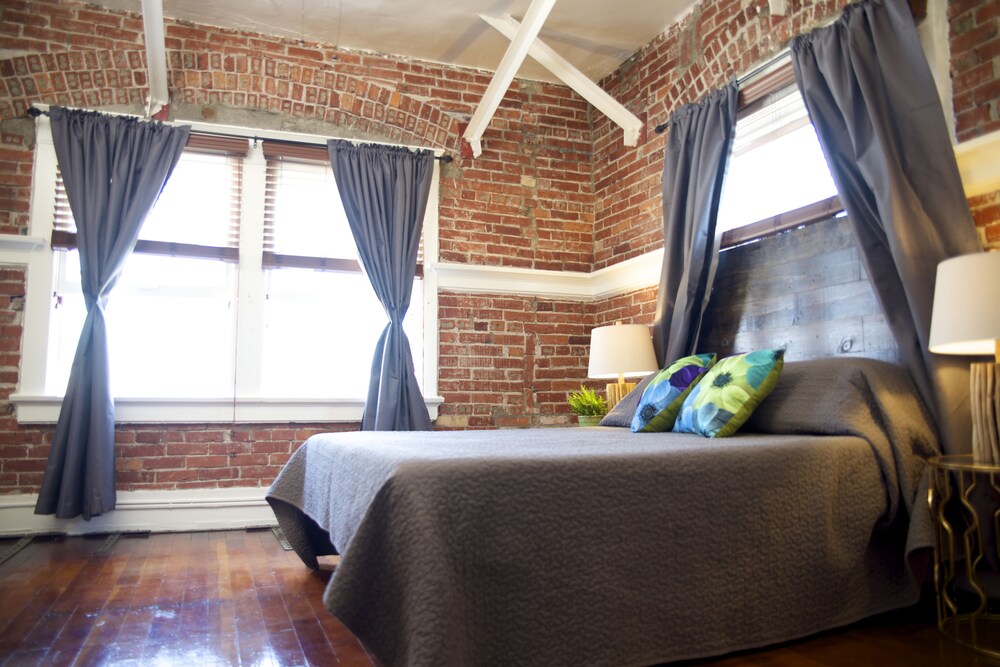 Ellison Suites - photo 5