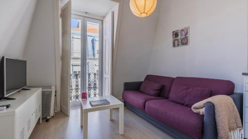 Classic Topfloor Apartment by LovelyStay — 4-Star Luxury Hotel in Lisbon, Portugal