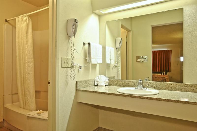 Silver Queen Inn - photo 7