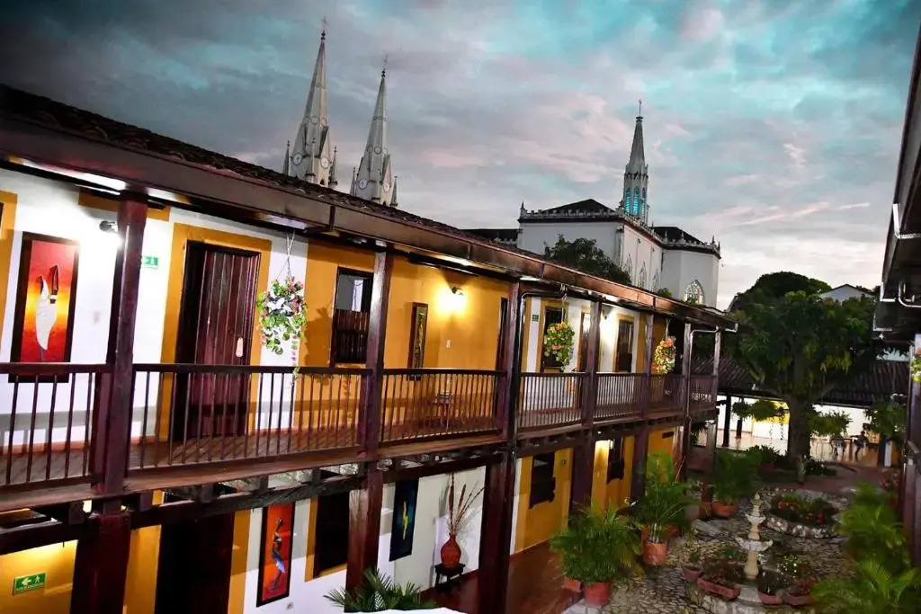 Hotel El Lago Resort — 4-Star Luxury Hotel in Yaguara, Colombia