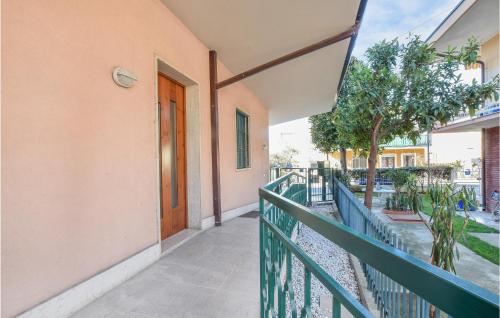 Cozy Apartment In Bussolengo With Wifi — 4-Star Luxury Hotel in Bussolengo, Italy