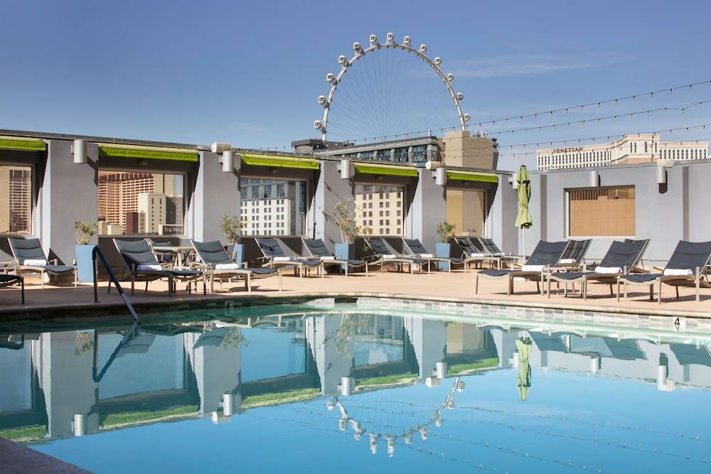 The Platinum Hotel - photo 36