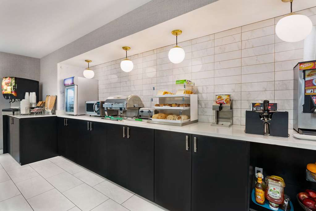 La Quinta Inn & Suites by Wyndham Hesperia Victorville - photo 67