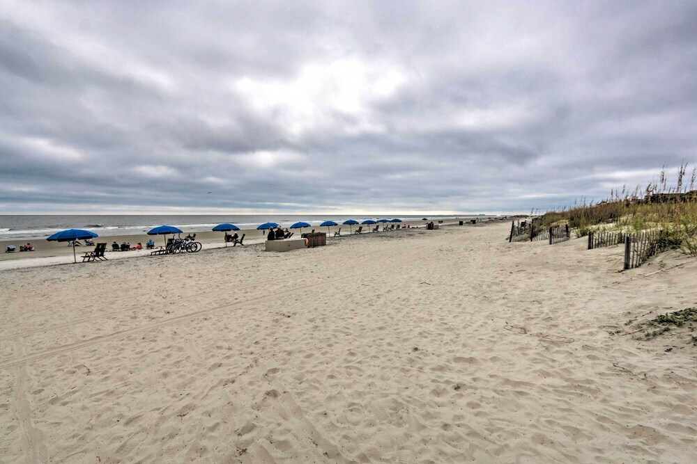 Hilton Head Escape w Private Beach Access - photo 11