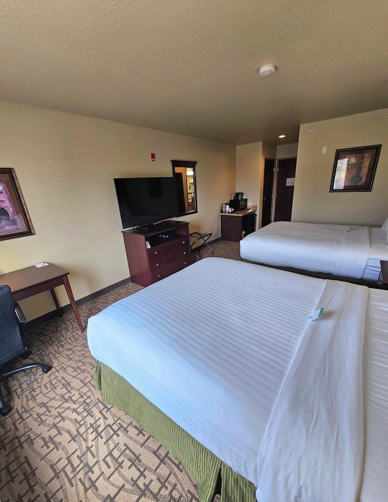 Cobblestone Inn & Suites Clintonville - photo 14
