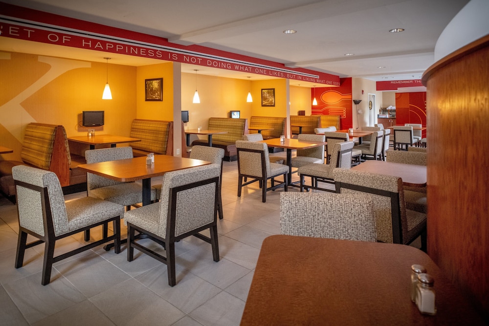Holiday Inn Hotel & Suites Beckley by IHG - photo 24