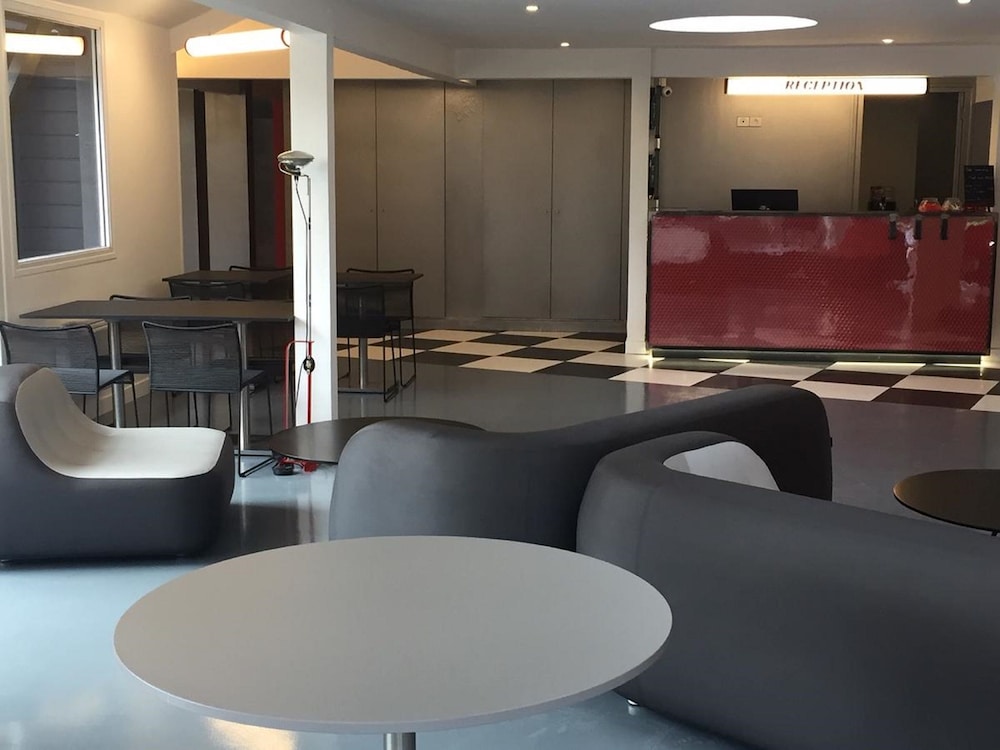 Enzo Hotels Trappes By Kyriad Direct — Trappes