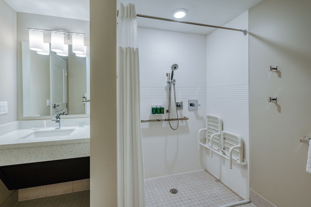 TownePlace Suites by Marriott Indianapolis Airport - photo 38