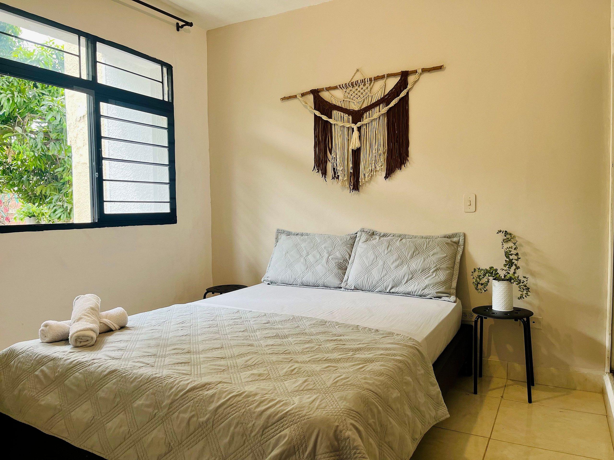 Luz natural con balcón privado a pasos de Cc Viva — hotel in Itaguei