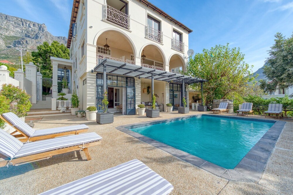 De Tafelberg Guesthouse — 5-Star Luxury Hotel in Cape Town, South Africa