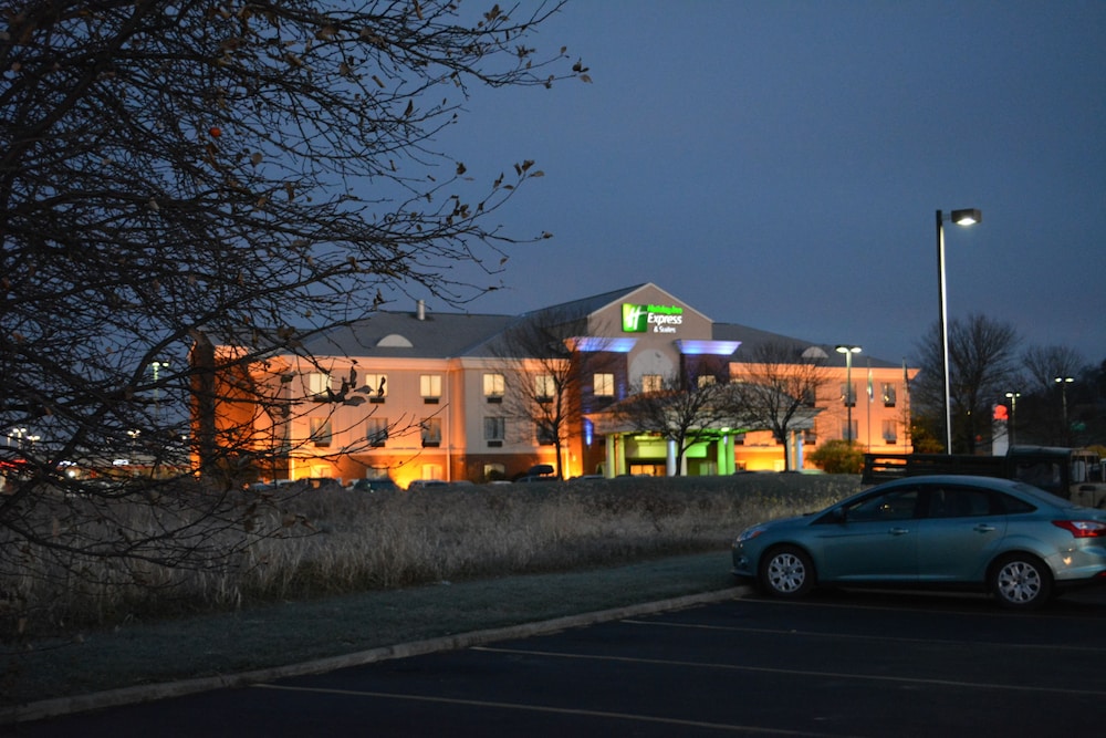 Holiday Inn Express & Suites Lancaster by IHG - photo 90