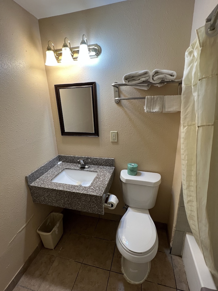 Country Inn Giddings - photo 9