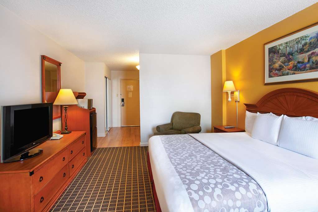 La Quinta Inn by Wyndham Orlando International Drive North - photo 33
